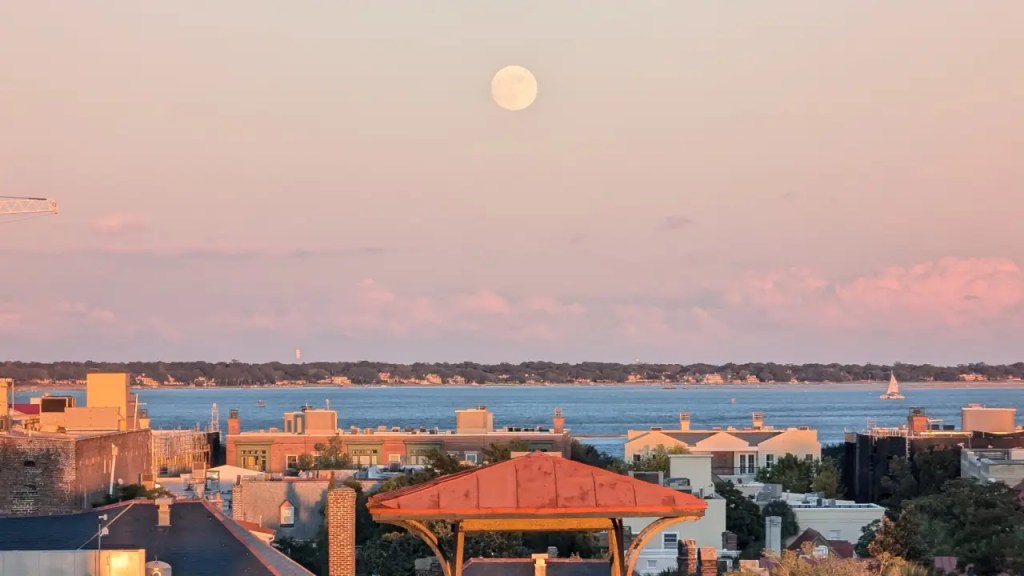 Moonrise from Mills House Charleston October 2024
