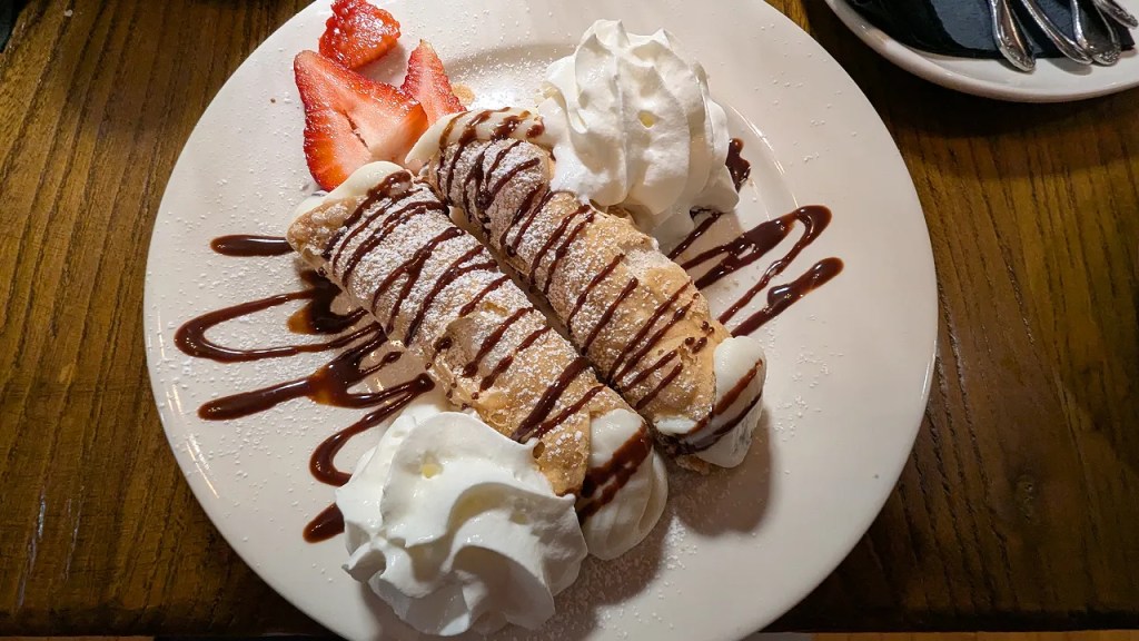 Cannoli Piccolo Trattoria
