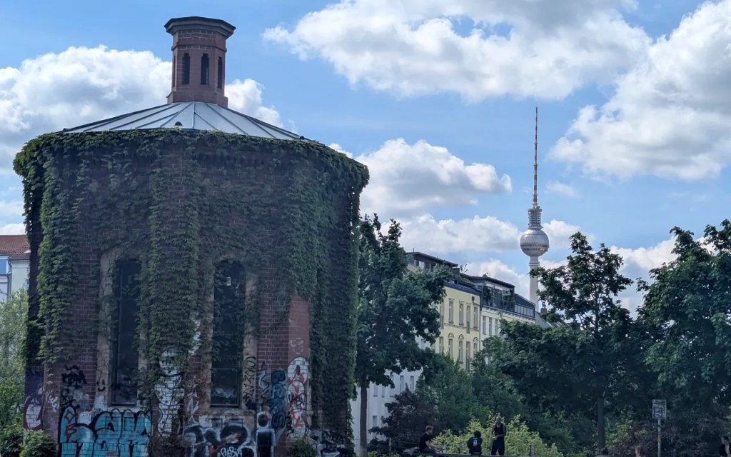 Park am Wasserturm with view of TV Tower
